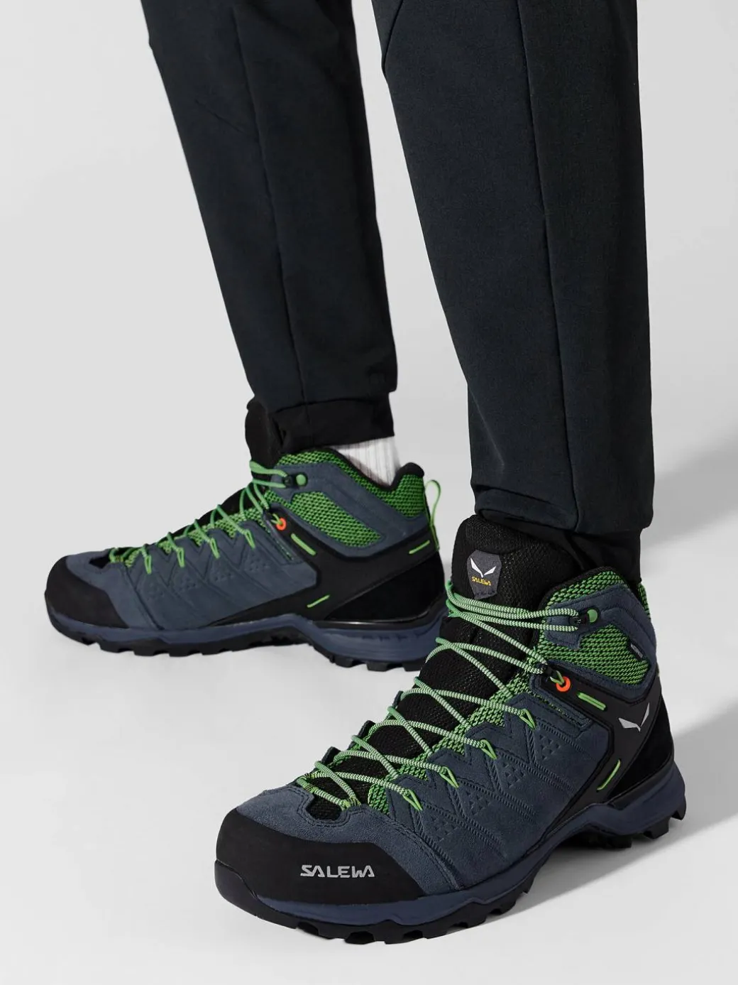 Scarpe da trekking Ms Alp Mate Mid Wp 61384-3862 Blu scuro