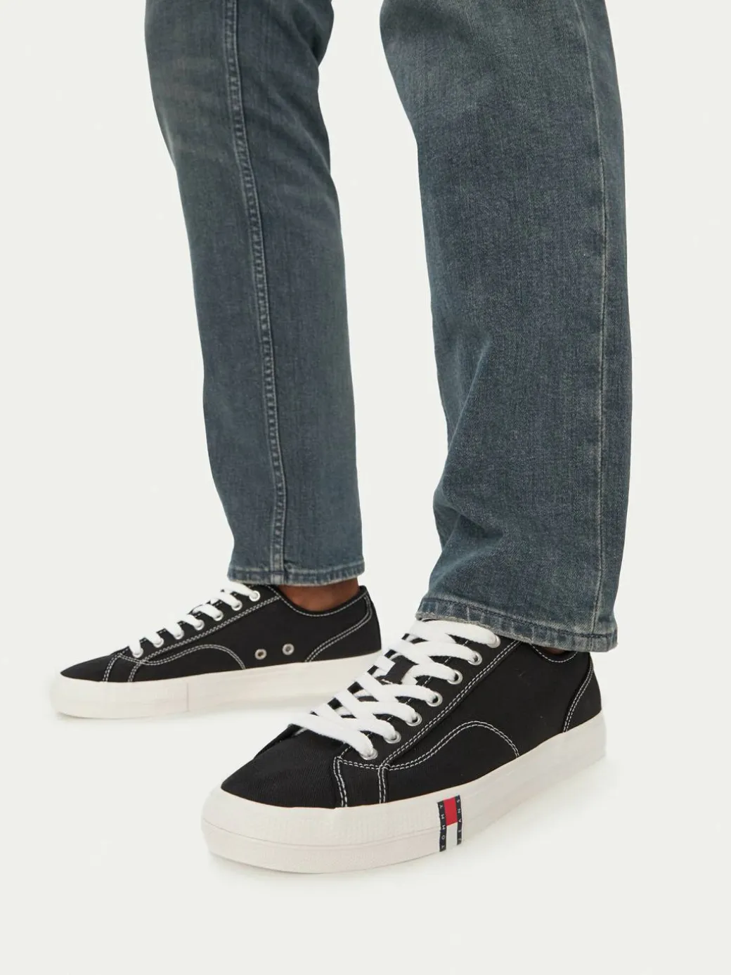 Scarpe sportive Archive Vulc Y2K EM0EM01674 Nero