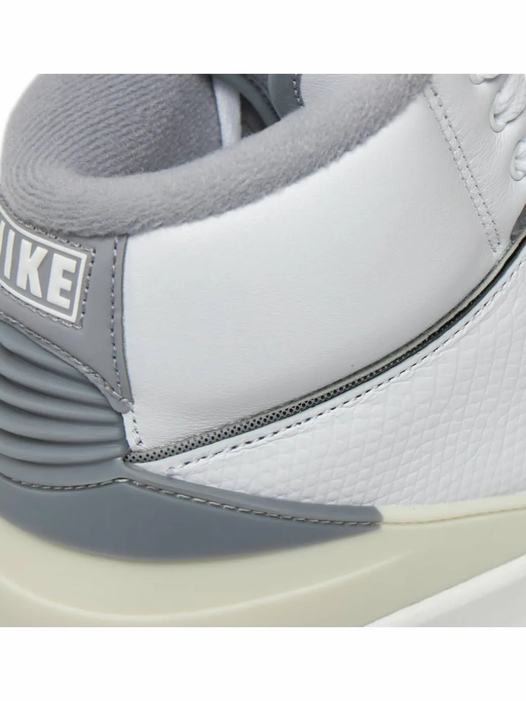 Sneakers Air Jordan 2 Retro DR8884 100 Bianco