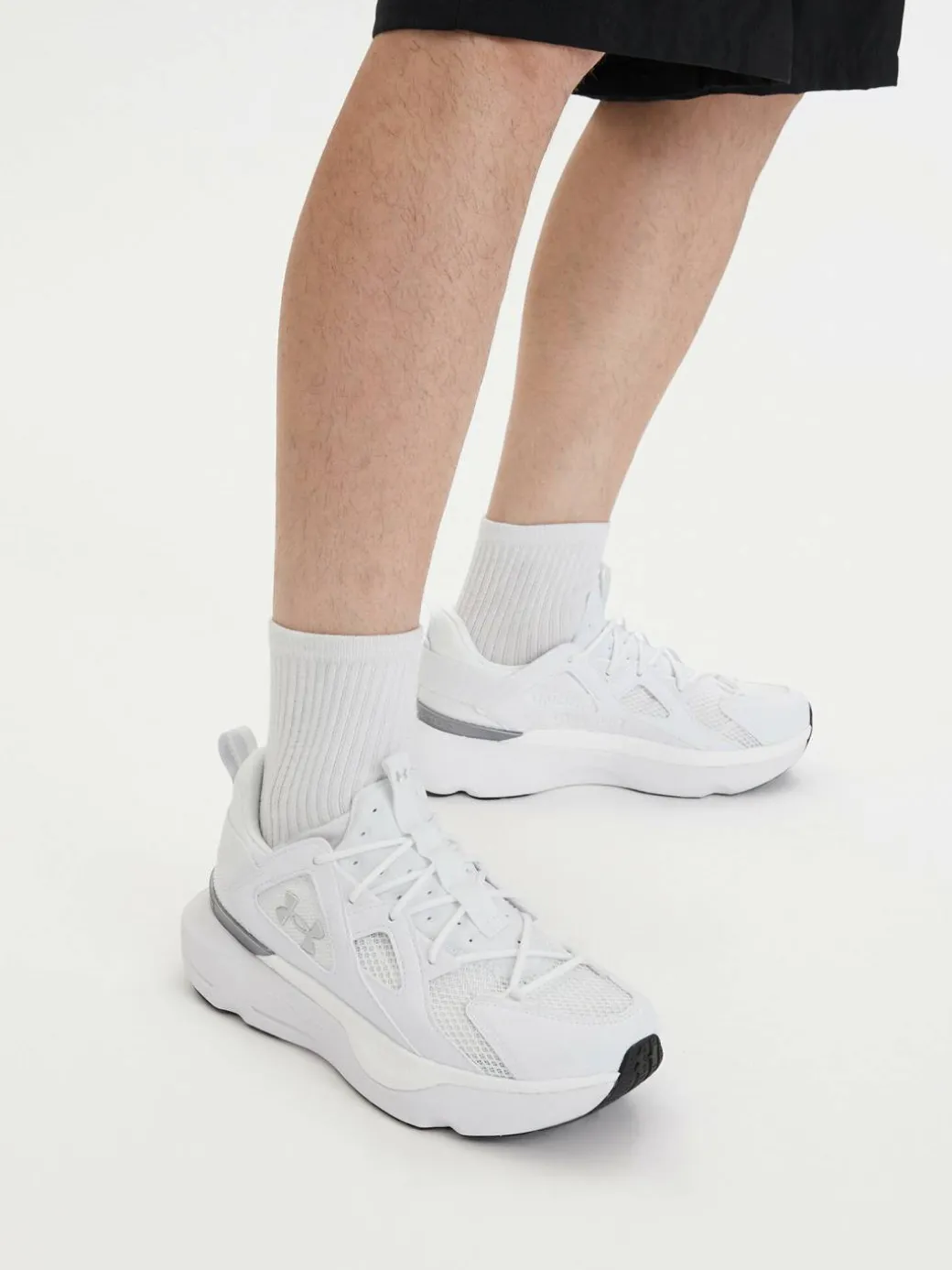 Sneakers UA Infinite MVMNT SE 6000902 Bianco